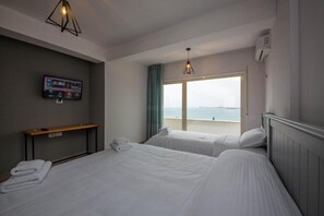 In-room safe, desk, laptop workspace, blackout curtains - Aerial Hotel & SPA (Vlore)