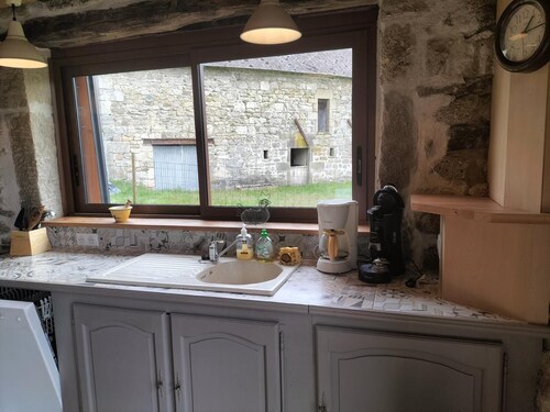 Fully renovated former barn 10 minutes from Lac de Vassivière.