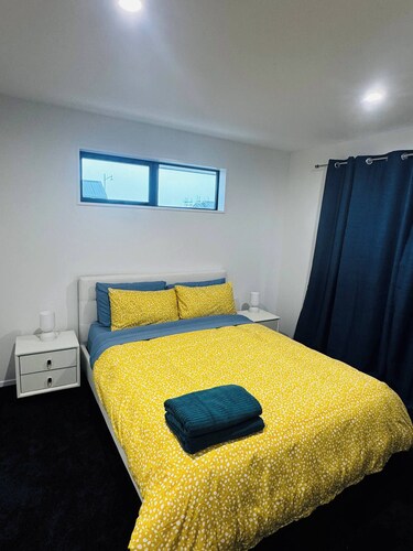 Room with En-suite and Kitchenette