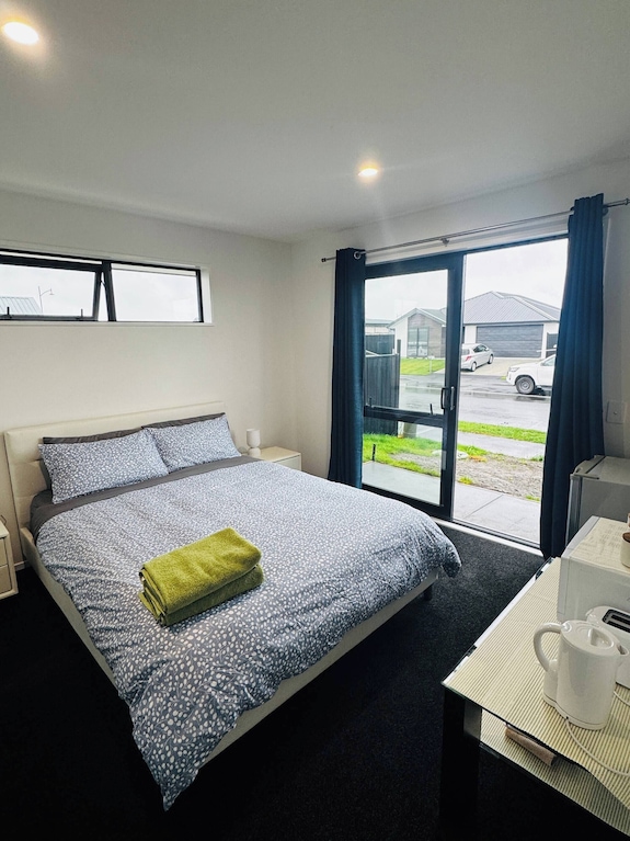 Room With En-suite And Kitchenette - 웨스트 코스트