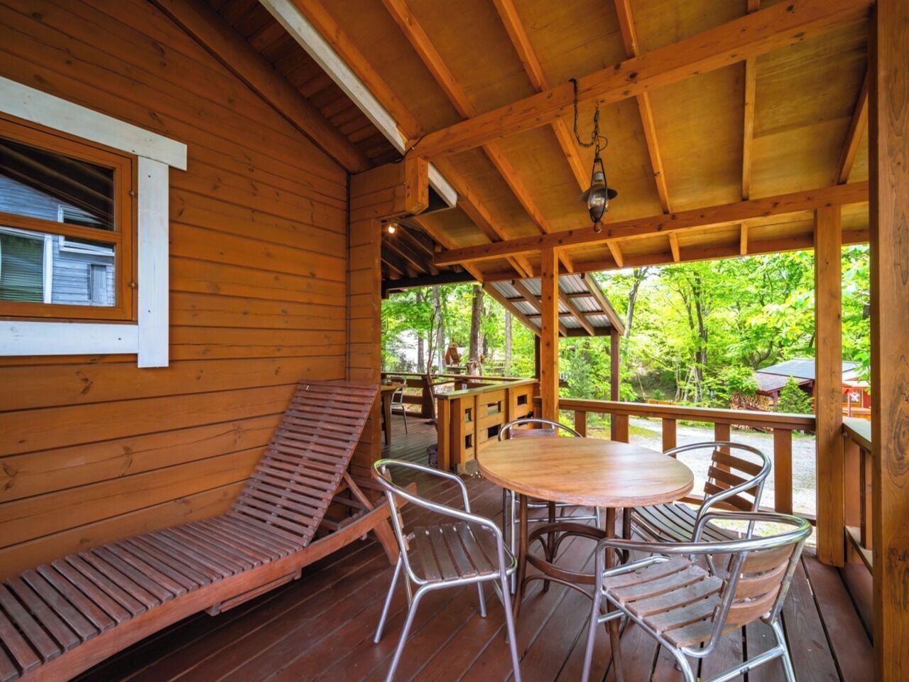 屋外ダイニングエリア