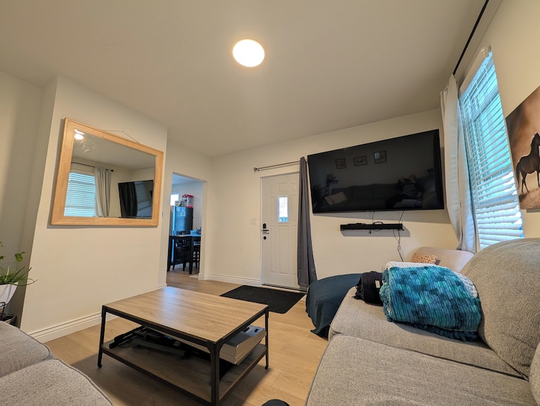 Stylish 2-bedroom House In Superb Hamilton With Cozy Living Spaces Near Downtown - Hamilton, OH