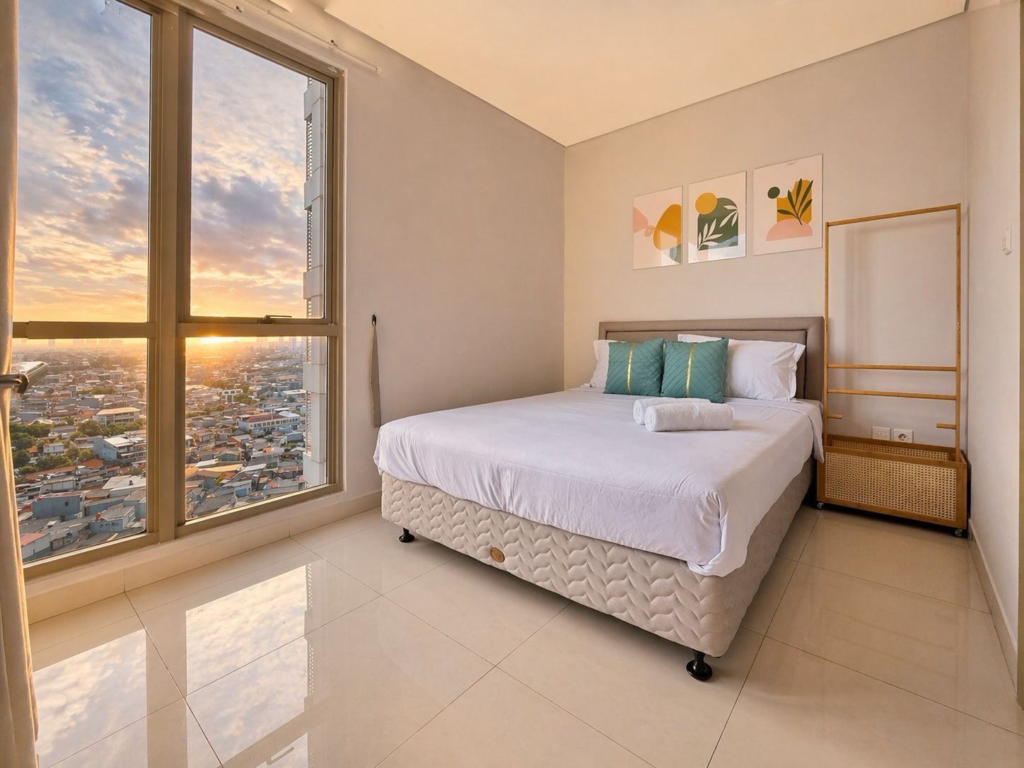 Apartment, 3 Bedrooms, City View | Desk, iron/ironing board, free WiFi