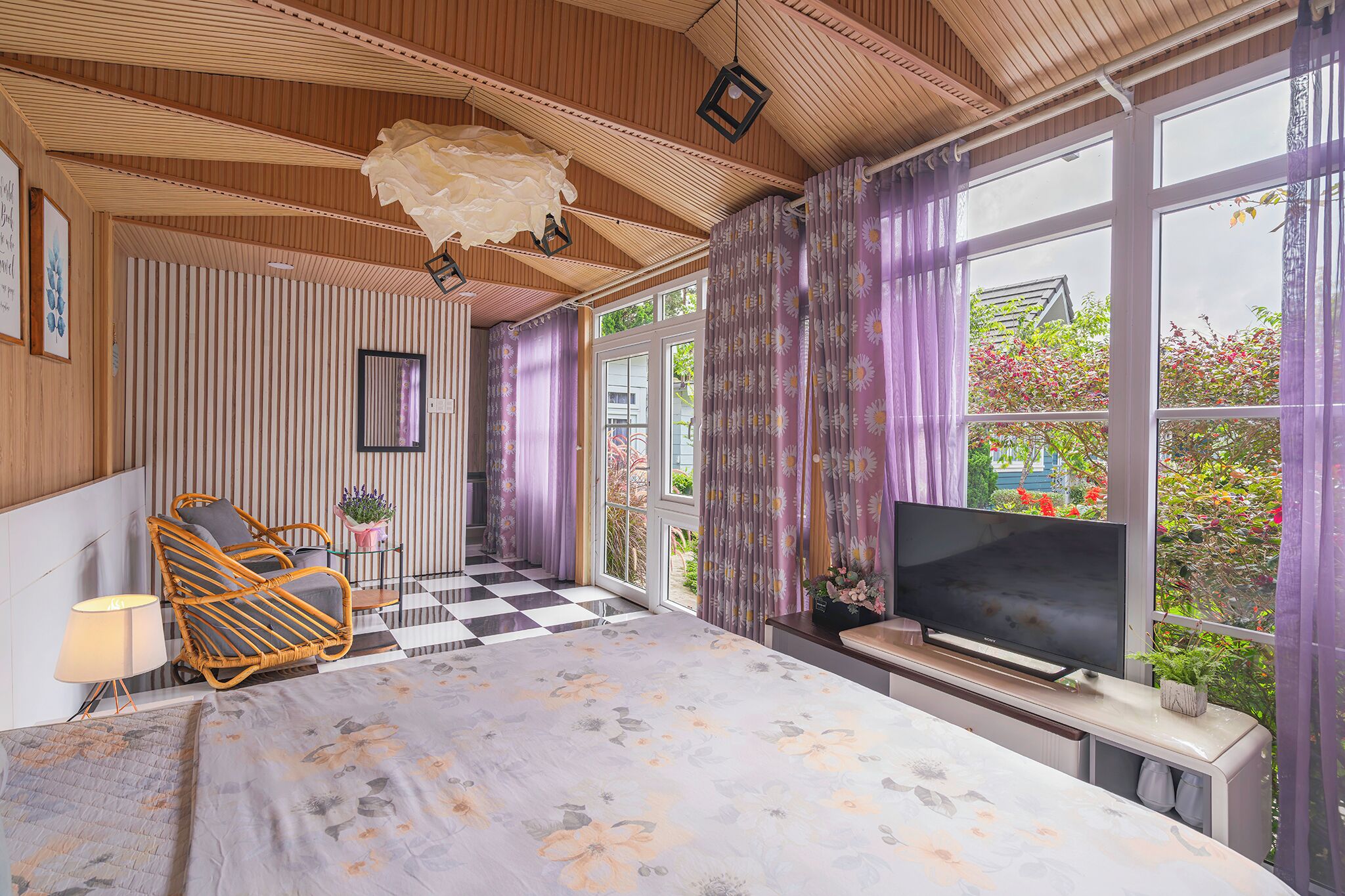 Chalé luxo, vista para o jardim