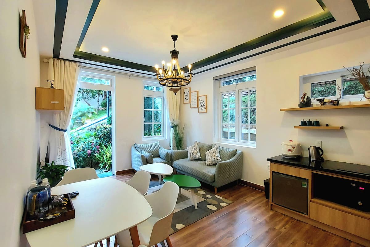 Family Apartment, Garden View | Living area