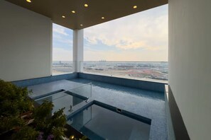 Pool - Vogue, Arjan Skyz by Danube near Dubai Miracle Garden (Dubai)
