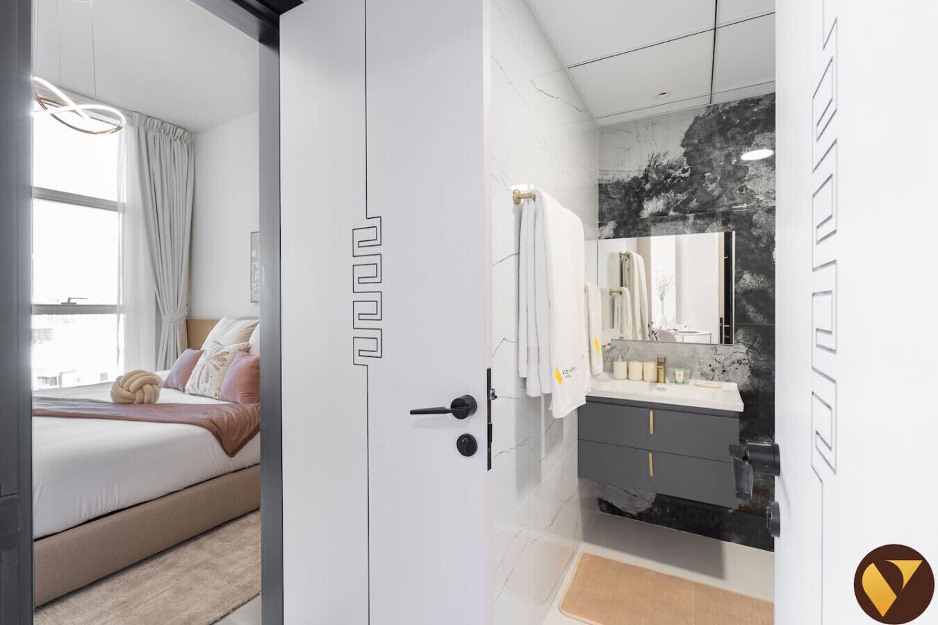 1 chambre, coffres-forts dans les chambres, fer et planche à repasser