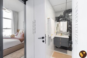 1 bedroom, in-room safe, iron/ironing board, WiFi