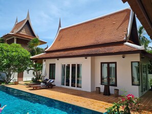 Pool - Onsuite Master bedroom bungalow with AC in adorable Ban Tai,Maenam, Koh Samui (koh samui/ Maenam)