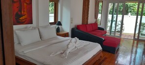 1 bedroom, in-room safe, iron/ironing board, free WiFi - Onsuite Master bedroom bungalow with AC in adorable Ban Tai,Maenam, Koh Samui (koh samui/ Maenam)