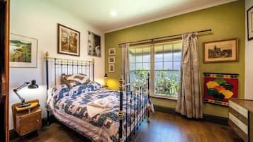 City House | Iron/ironing board, free WiFi