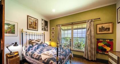 The Spotted Cow-city fringe & free wine