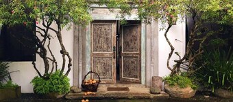 Garden Hacienda Resort Stay for 12 Persons - 3BR Villa near Tagaytay