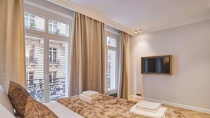 Room - Luxurious airconditioned apartment Arc de Triomphe (Paris)