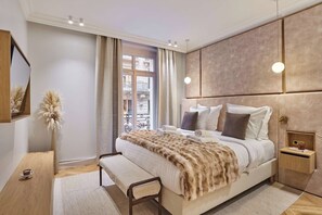 3 Schlafzimmer, Schreibtisch, Bügeleisen/Bügelbrett, Reisekinderbett
