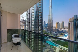 Property grounds - Burj View Stylish 3BR with Maids Room (Dubai)