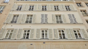 Exterior - Luxurious AC Apartment Louvre Museum Saint Honoré (Paris)