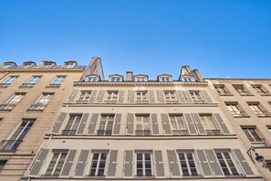 Exterior - Superb Apartment Louvre Museum / Saint Honoré (Paris)