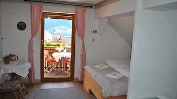 Standaard tweepersoonskamer, balkon, uitzicht op meer