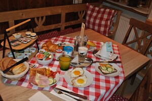 Desayuno buffet todos los días (con cargo)