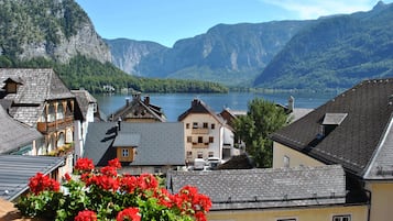Habitación doble estándar, balcón, vista al lago | Terraza o patio