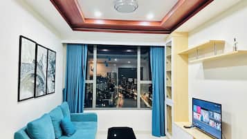 Family Apartment, Balcony | Living area