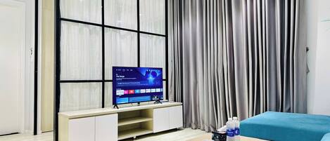 Deluxe Apartment, Balcony | Interior
