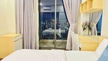 Family Apartment, Balcony