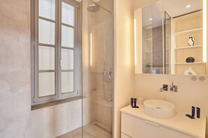 Hair dryer, towels - Superb apartment Center of Paris Le Marais (Paris)