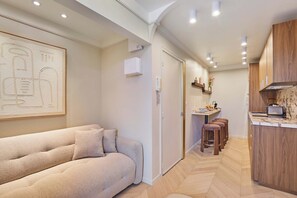 Smart TV, offices - Suite with terrace & AC Paris Heart of the Marais (Paris)