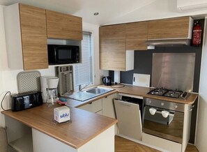 Private kitchen - Vrbo Property (Lège-Cap-Ferret, France)