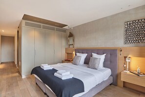 4 Schlafzimmer, Schreibtisch, Bügeleisen/Bügelbrett, Internetzugang
