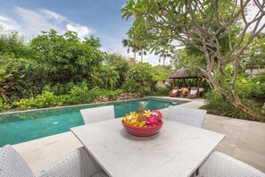 Outdoor dining - Peacefully, 3 Bedroom Villa in Seminyak (Seminyak)
