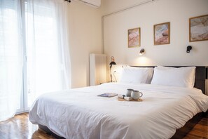 2 bedrooms, iron/ironing board, travel crib, free WiFi - Houseloft Volos SeaView Hub (Volos)