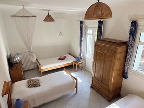 2 bedrooms, iron/ironing board, bed sheets - Villa Fiori di Melu - House in Palombaggia - Five minutes walk from the beach (Porto-Vecchio)