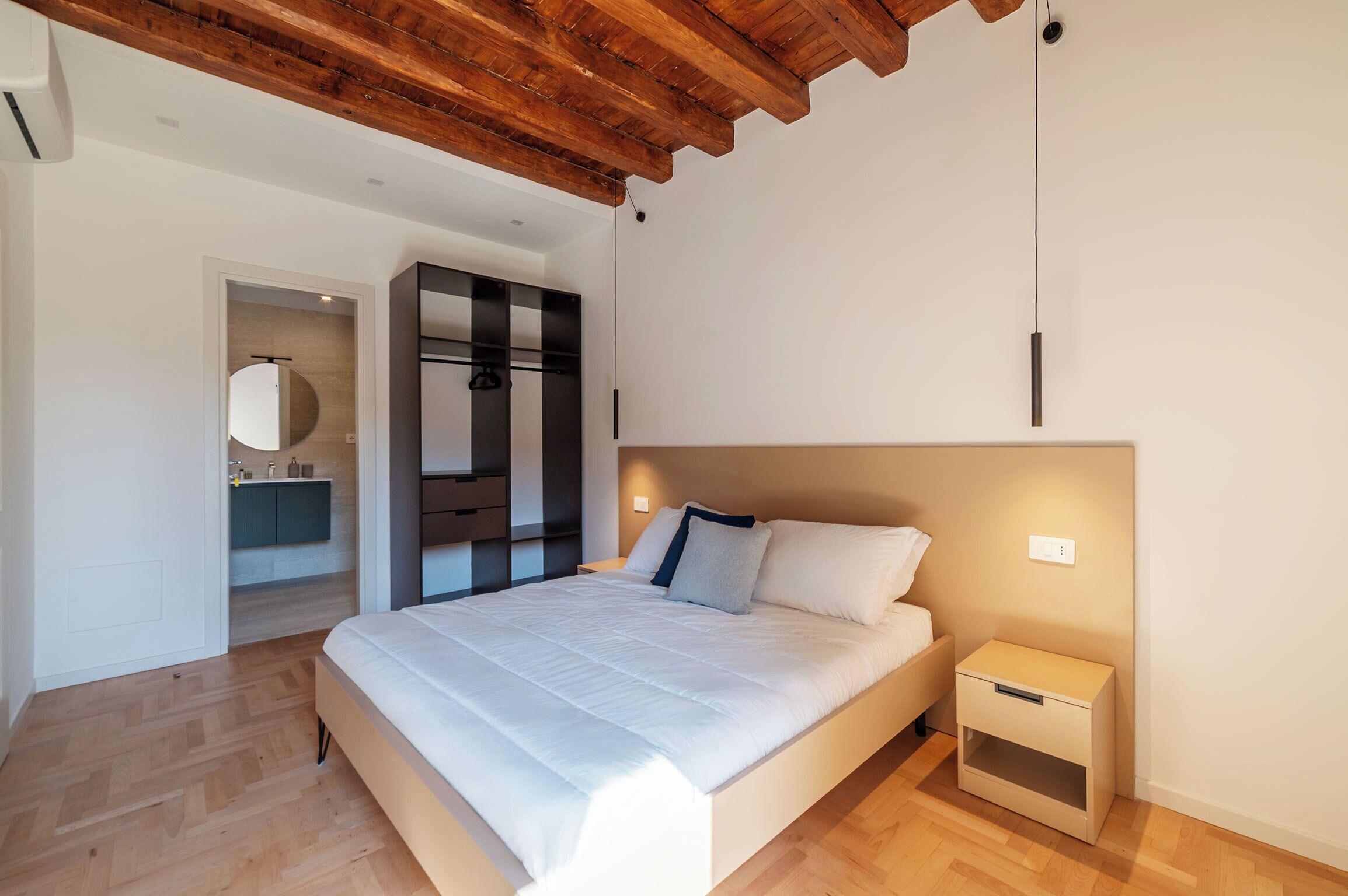 Standard-Apartment, 3 Schlafzimmer, Balkon | Kostenloses WLAN, Bettwäsche
