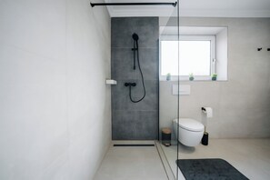 Bathroom - Vrbo Property (Erwitte)