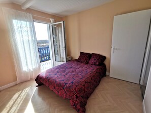 4 habitaciones, tabla de planchar con plancha y wifi gratis 