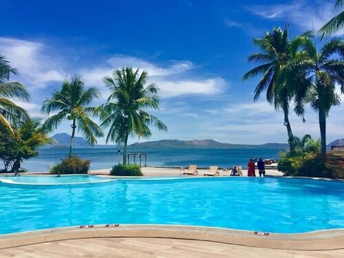 Homey Vibe 4BR Taal Lakeside Villa for 12 Persons - Quick Drive to Near Tagaytay