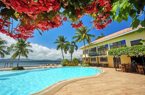 Homey Vibe 4BR Taal Lakeside Villa for 12 Persons - Quick Drive to Near Tagaytay