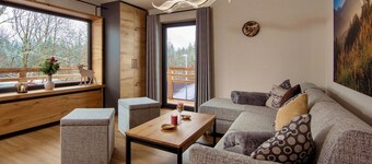 Alpine chalet on Lech in the mountains - family apartment, 5 min to the mountain lift