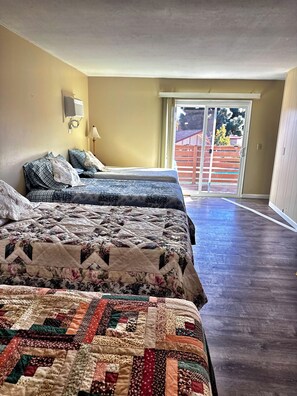 Room - Close to Disney, two story apartment can sleep 6 or more, with work station ps5 (Anaheim)