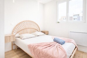 1 bedroom, WiFi, bed sheets - A Chic and Contemporary Interior (Mons-en-Barœul)
