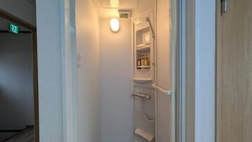 Standard Double Room, Non Smoking, Balcony | Bathroom