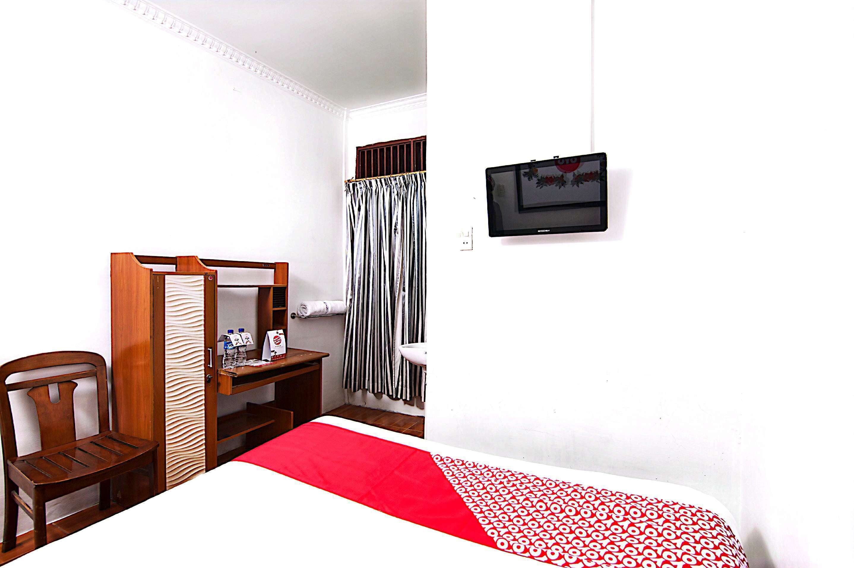 Standard Double Room | Free WiFi, bed sheets