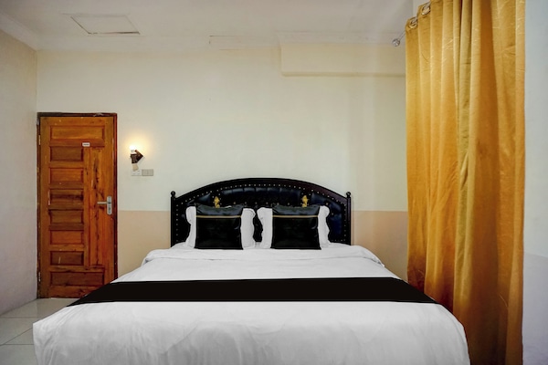 WiFi (free), bed sheets