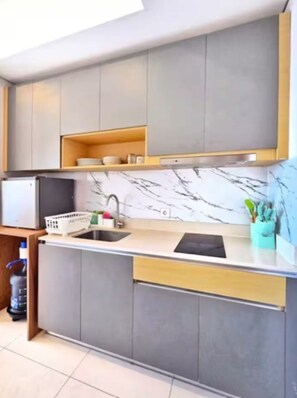 Apartment, 3 Bedrooms, City View | Private kitchen - Neovia By SanLiving - 3BR - Direct Mall (Jakarta)