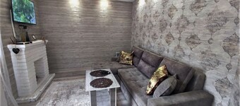 Cozy house with garden in the Philharmonic Hall, parking for cars, Wi-Fi, center