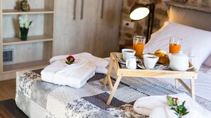 2 bedrooms, iron/ironing board, travel cot, Internet - Beautiful sea Views, Close to Clear Water Southern Beaches (Rethymno)