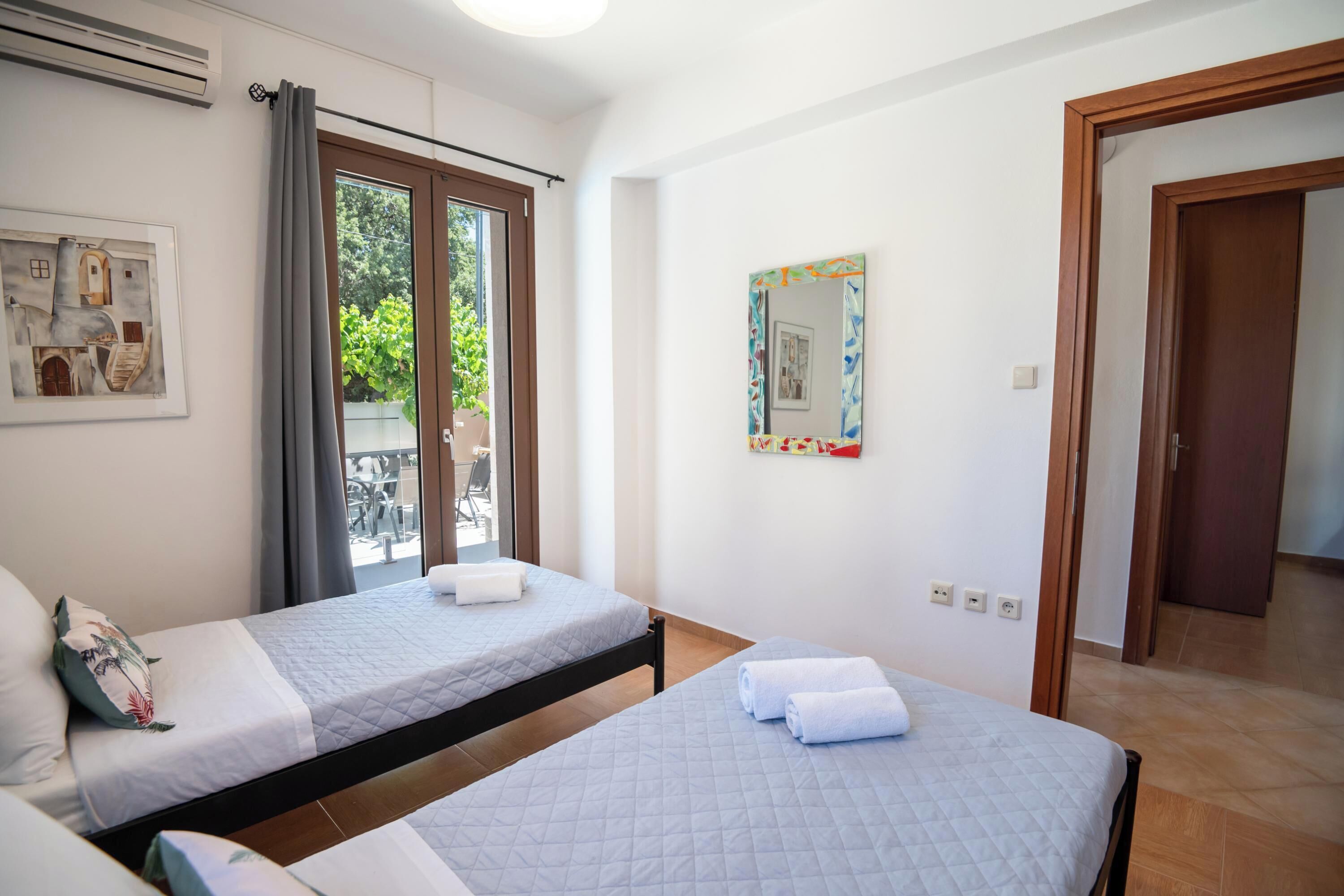 Iron/ironing board, free WiFi, bed sheets